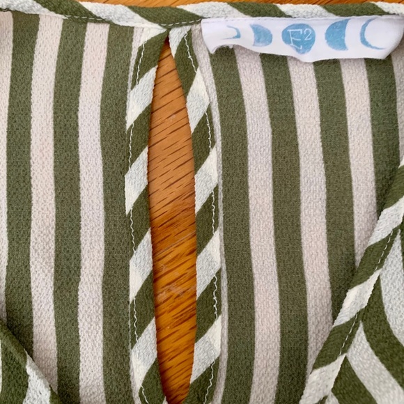 Green & White Striped Short Sleeve Crop Top - Picture 4 of 7